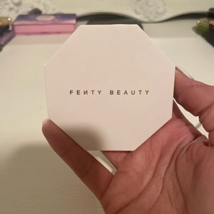 Fenty beauty highlighter
